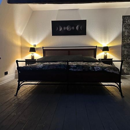 Urlaub Im Historischen Muellerhaus, Dachgiebel Apartamento Lübeck Exterior foto